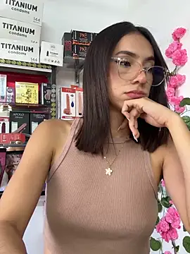 Snapshot of lunaluxury22 chatting on February 18, 2026, 3:19 pm lunaluxury22 online show from February 18, 2026, 3:19 pm