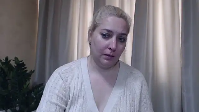 Snapshot of sweetpussy13 chatting on May 16, 2026, 5:17 am sweetpussy13 online show from May 16, 2026, 5:17 am