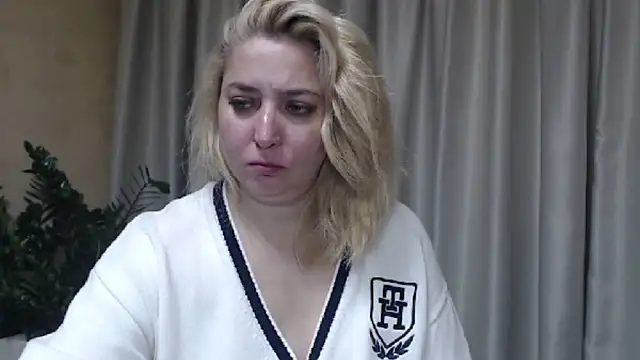 sweetpussy13 online show from October 18, 2025, 6:15 am