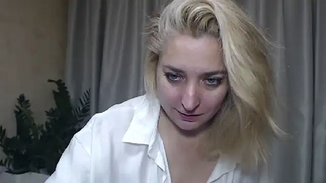 sweetpussy13 online show from September 19, 2025, 5:55 am