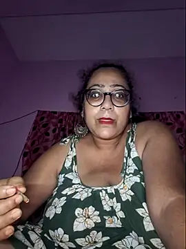 MISTI KOLK online show from July 21, 2026, 6:09 pm