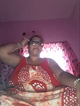 MISTI KOLK online show from July 12, 2026, 6:09 pm