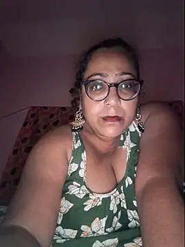 MISTI KOLK online show from July 11, 2026, 5:57 pm