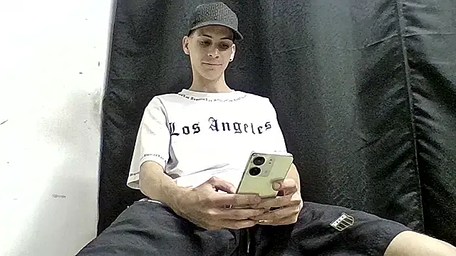 sam hotttt  online show from January 8, 2026, 5:35 am