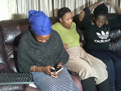 Caramel-goddess18 online show from March 15, 2026, 3:52 pm