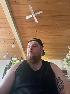 Snapshot of YoursxTruly chatting on February 16, 2026, 11:09 am YoursxTruly online show from February 16, 2026, 11:09 am