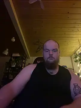 Snapshot of YoursxTruly chatting on December 17, 2025, 10:15 pm YoursxTruly online show from December 17, 2025, 10:15 pm