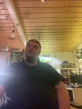 Snapshot of YoursxTruly chatting on February 6, 2026, 7:32 pm YoursxTruly online show from February 6, 2026, 7:32 pm