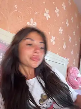 Snapshot of SilkyMira chatting on June 7, 2026, 1:49 pm SilkyMira online show from June 7, 2026, 1:49 pm