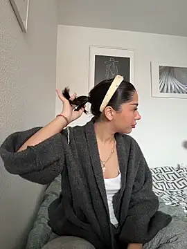 SilkyMira online show from February 10, 2026, 9:19 am