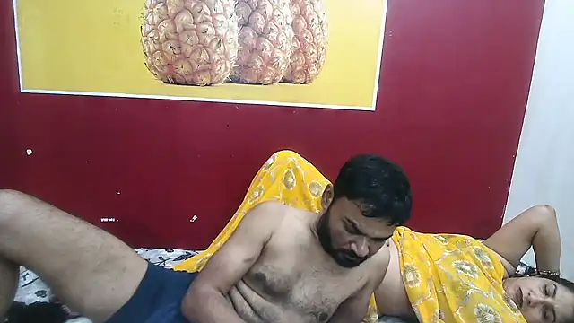 Lovelycouple25 online show from May 21, 2026, 9:17 am