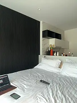 SunnyShiney online show from February 26, 2026, 9:09 am