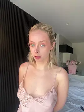 SunnyShiney online show from February 9, 2026, 8:23 am