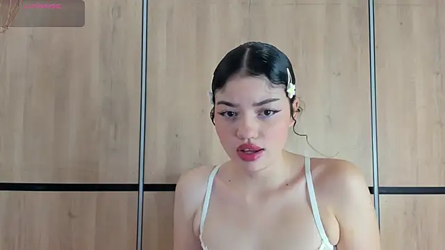 chloe cortez online show from July 4, 2026, 12:00 pm