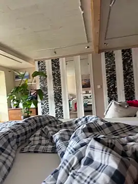 Manu1983el01 online show from April 20, 2026, 7:55 am