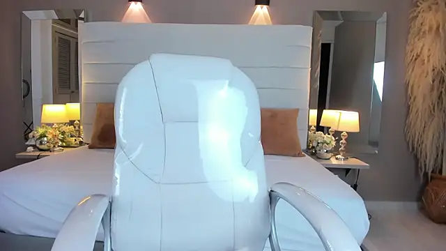 maturexxx  online show from September 9, 2025, 7:45 pm