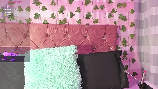 Snapshot of Ayla-marttinez chatting on March 1, 2026, 1:05 am Ayla-marttinez online show from March 1, 2026, 1:05 am