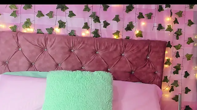 Snapshot of Ayla-marttinez chatting on February 13, 2026, 2:11 am Ayla-marttinez online show from February 13, 2026, 2:11 am