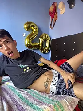 Juan Gomezz26 online show from December 16, 2025, 7:07 pm