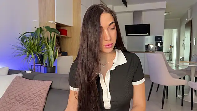 Ann Passion online show from February 4, 2026, 10:21 am