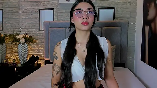 LanaRouse online show from December 18, 2025, 12:53 pm