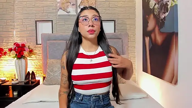 LanaRouse online show from February 4, 2026, 10:27 pm