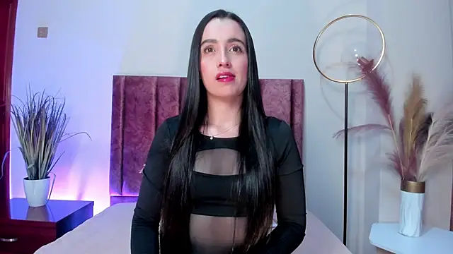 EllaVillaluna online show from January 9, 2026, 12:50 am