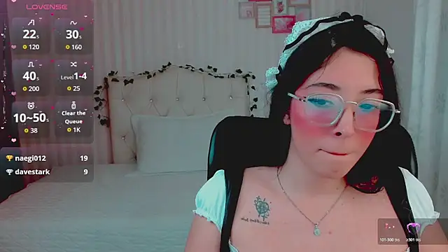 Snapshot of emmalove_doll chatting on March 8, 2026, 2:04 am emmalove doll online show from March 8, 2026, 2:04 am