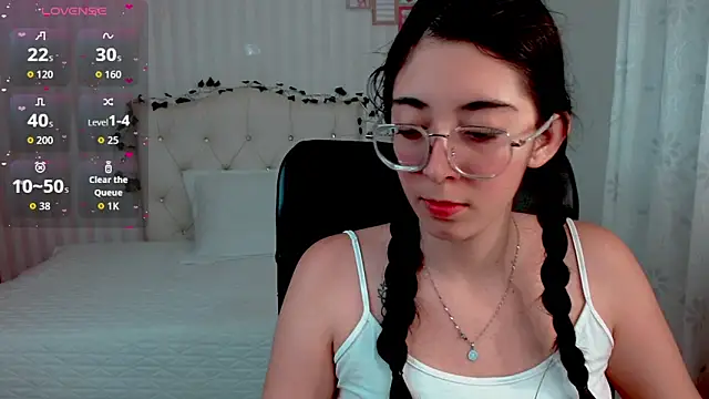 Snapshot of emmalove_doll chatting on March 18, 2026, 12:14 am emmalove doll online show from March 18, 2026, 12:14 am