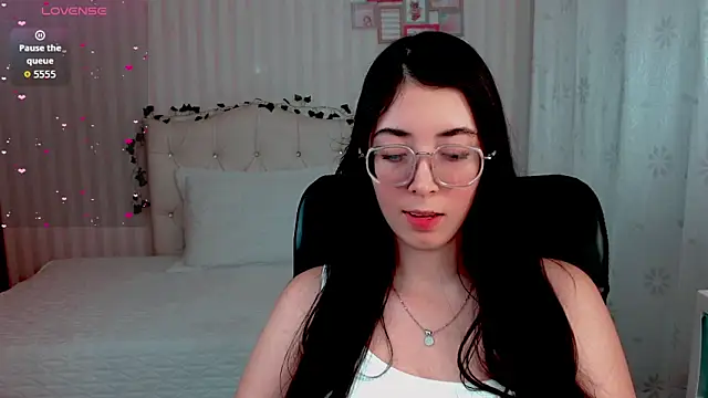 Snapshot of emmalove_doll chatting on March 22, 2026, 12:25 am emmalove doll online show from March 22, 2026, 12:25 am