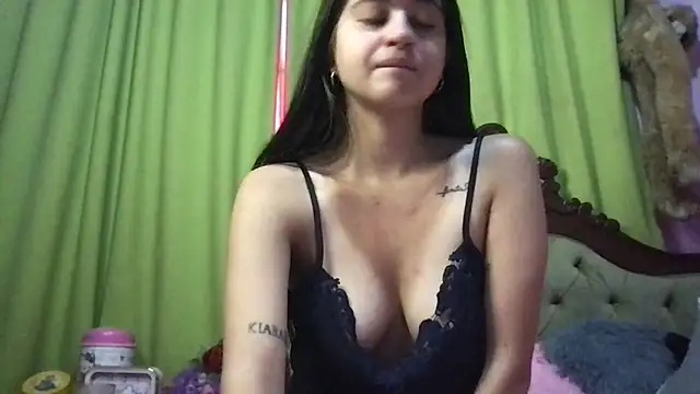 Snapshot of miia_rose_ chatting on February 16, 2026, 10:51 pm miia rose online show from February 16, 2026, 10:51 pm