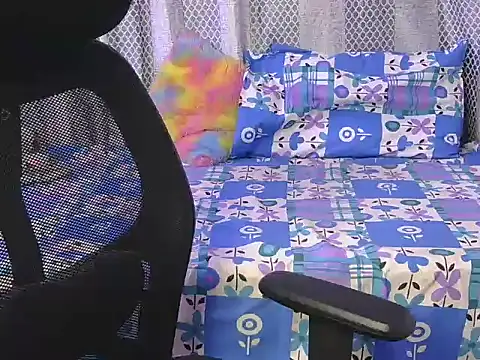 Snapshot of hey-pinky chatting on March 19, 2026, 4:23 am hey-pinky online show from March 19, 2026, 4:23 am