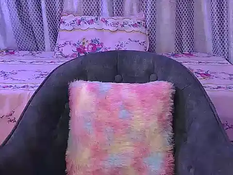 Snapshot of hey-pinky chatting on February 5, 2026, 5:25 am hey-pinky online show from February 5, 2026, 5:25 am