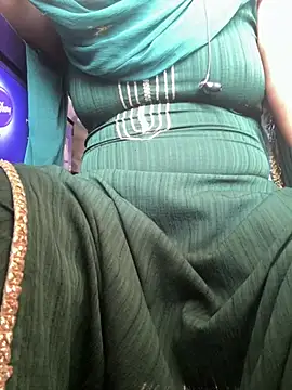 Snapshot of cute_mahi001 chatting on August 6, 2026, 7:25 am cute mahi001 online show from August 6, 2026, 7:25 am