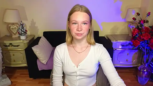 RebeccaLewis online show from December 17, 2025, 11:37 am