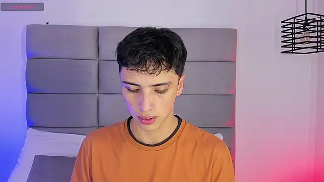 JoshClaarktt online show from July 12, 2026, 4:13 am