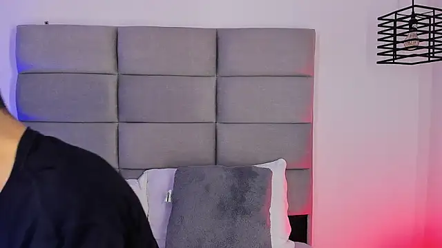 JoshClaarktt online show from July 16, 2026, 4:09 am