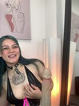 Snapshot of Adelaindiamond_ chatting on July 10, 2026, 2:28 pm Adelaindiamond online show from July 10, 2026, 2:28 pm