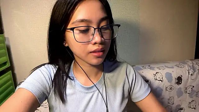 LenoraFrailey online show from February 3, 2026, 1:27 pm