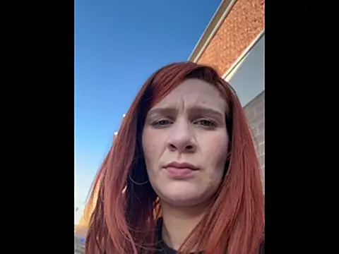 bluntbeautyxo online show from June 2, 2026, 12:43 am