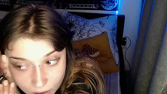 AlienforTwenty online show from June 12, 2026, 6:16 pm
