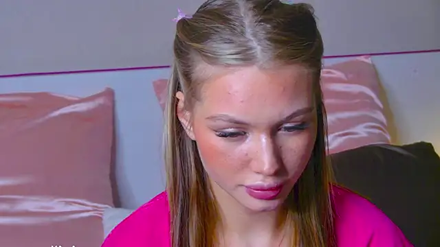 Snapshot of soft-tide chatting on February 10, 2026, 3:33 pm soft-tide online show from February 10, 2026, 3:33 pm