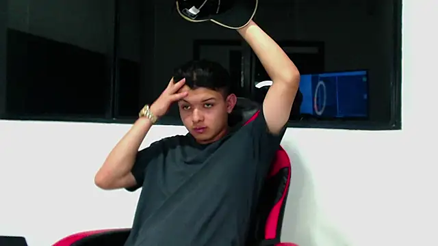 NathanBrookhs online show from December 22, 2025, 9:37 pm