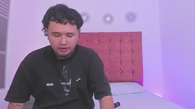 Beele and Evie online show from February 4, 2026, 7:53 pm