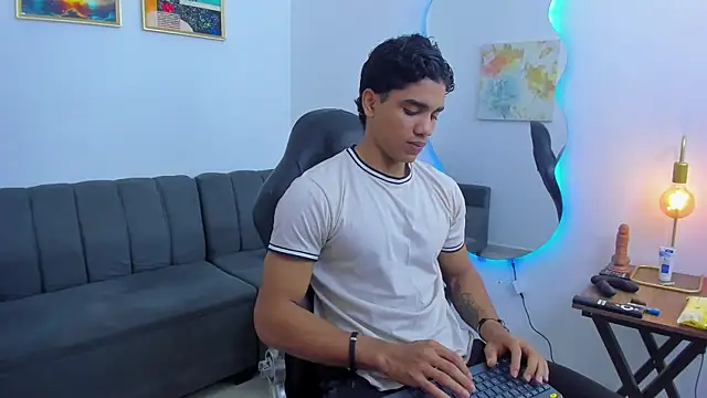 Dustyn Michelle1 online show from February 9, 2026, 7:56 pm