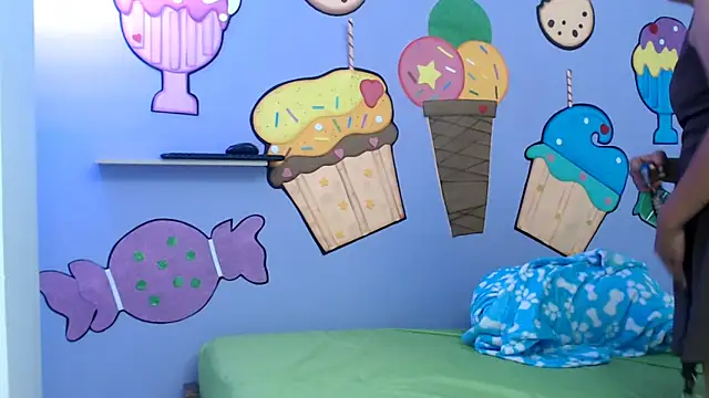 NOVAHOT98 online show from January 5, 2026, 7:28 pm