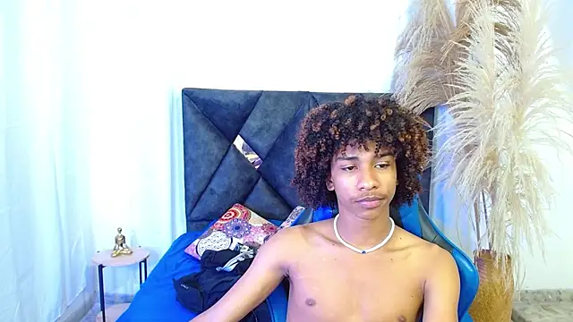 angelll18  online show from March 18, 2026, 8:53 pm