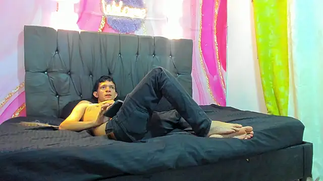 Straight Guy22 online show from January 15, 2026, 4:27 am