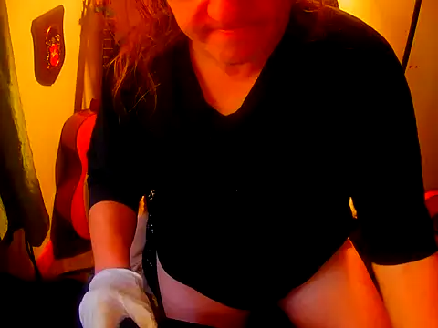 GoodGirlKelly online show from August 4, 2026, 8:57 pm