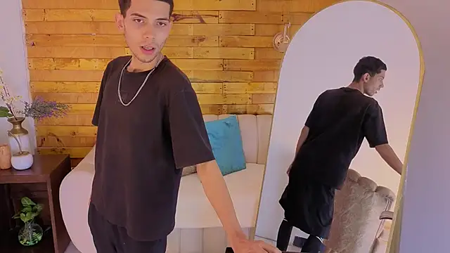 prettyboyy 13 online show from February 1, 2026, 7:56 pm